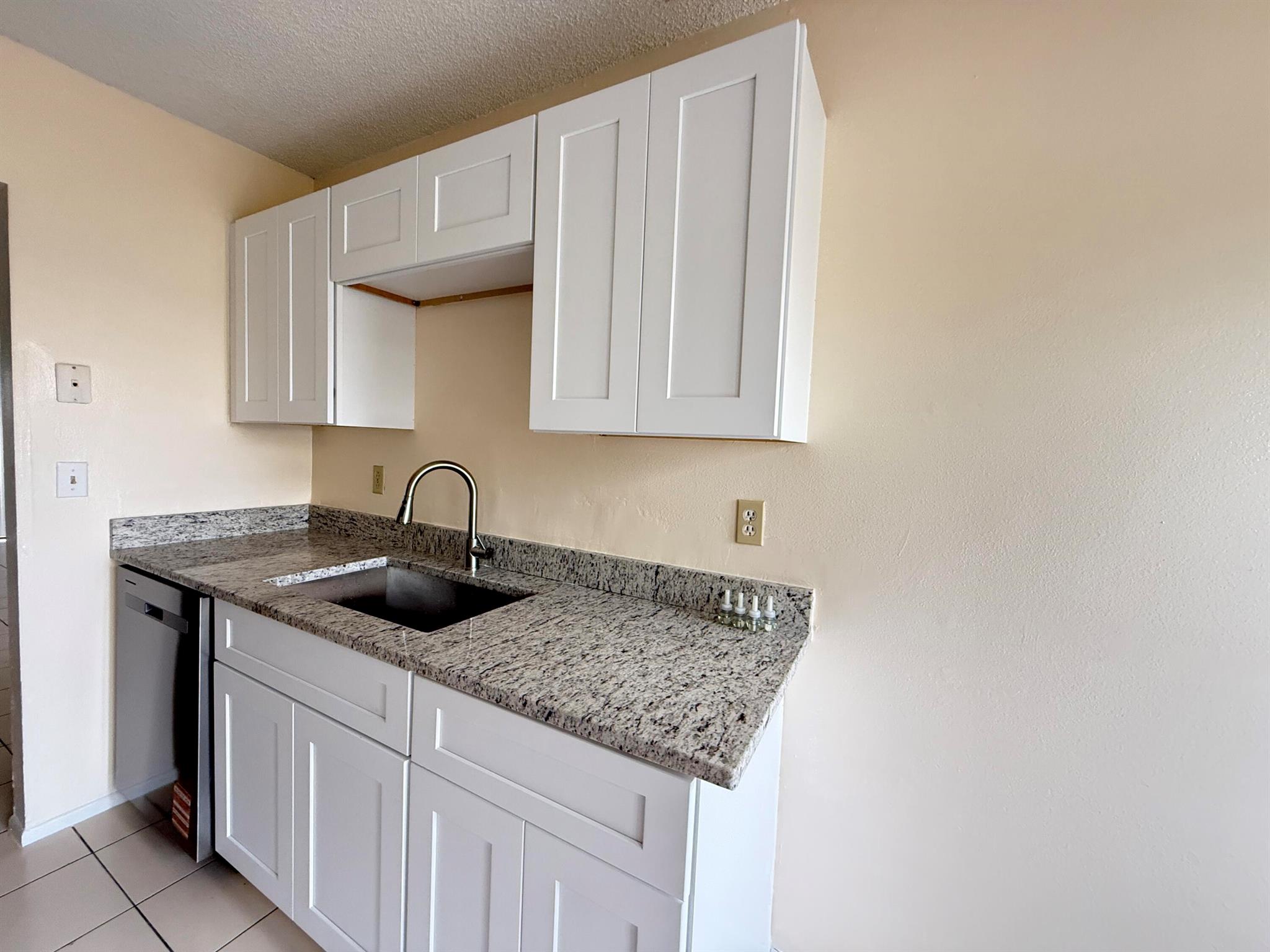 VILLAS OF WINDMILL POINT - Residential