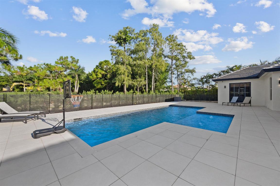 LAKEFIELD OF THE LANDINGS AT WELLINGTON 3A - Residential Lease