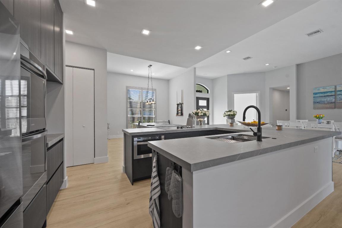 LAKEFIELD OF THE LANDINGS AT WELLINGTON 3A - Residential Lease