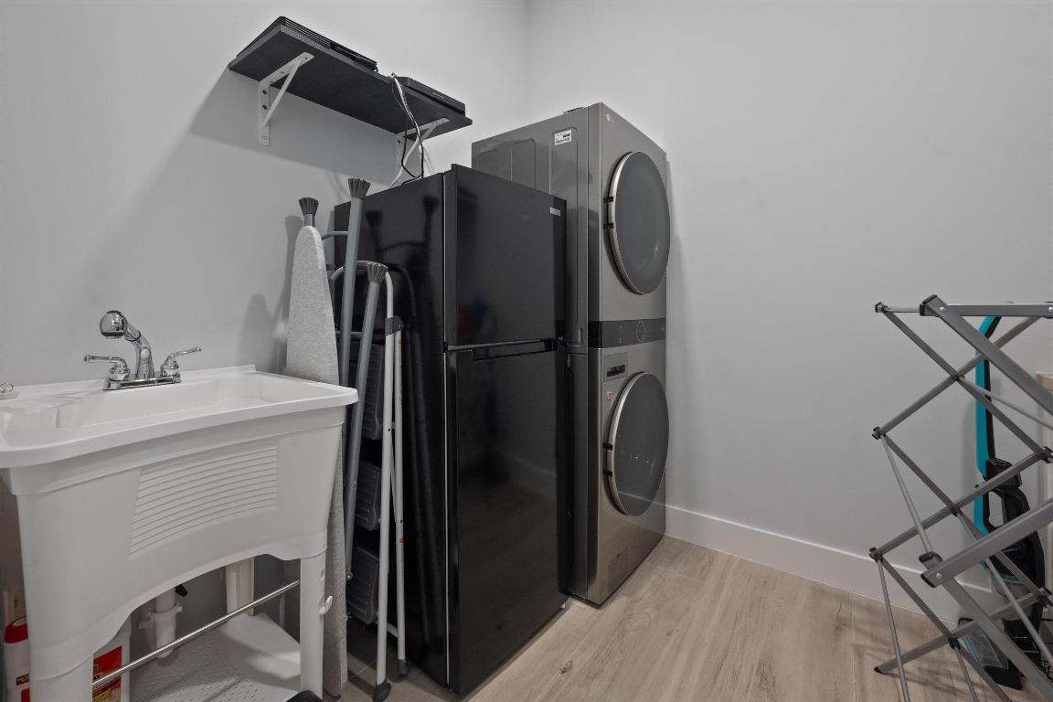 LAKEFIELD OF THE LANDINGS AT WELLINGTON 3A - Residential Lease