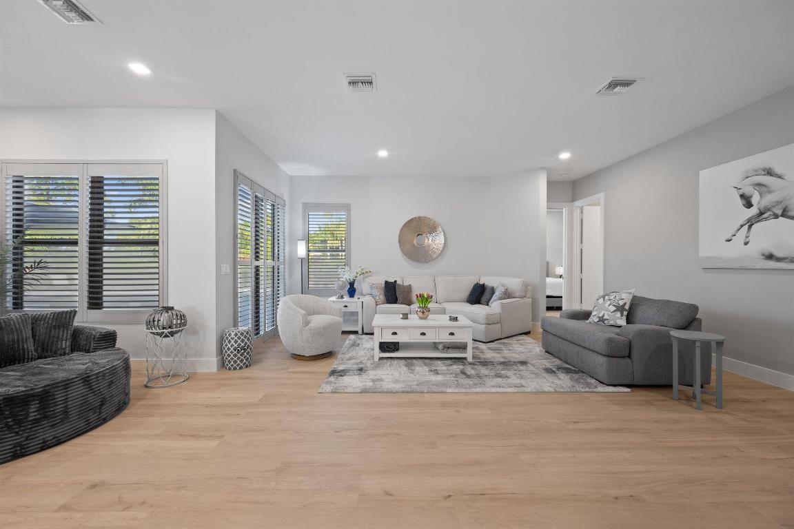 LAKEFIELD OF THE LANDINGS AT WELLINGTON 3A - Residential Lease