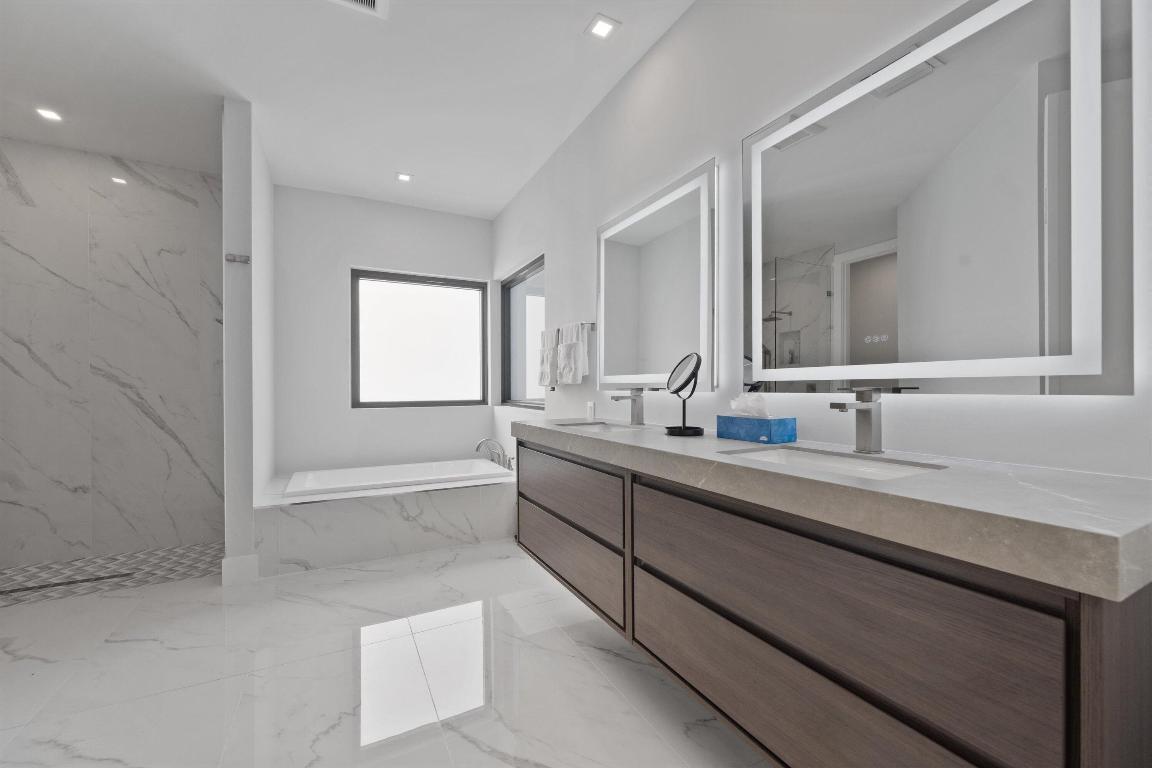 LAKEFIELD OF THE LANDINGS AT WELLINGTON 3A - Residential Lease