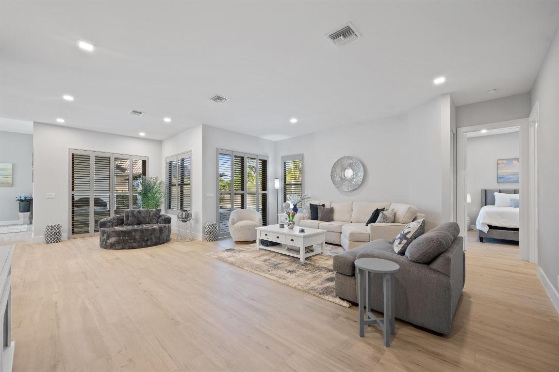 LAKEFIELD OF THE LANDINGS AT WELLINGTON 3A - Residential Lease