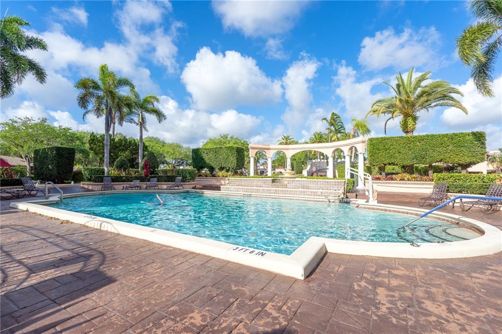 Villa Deste Condo - Residential