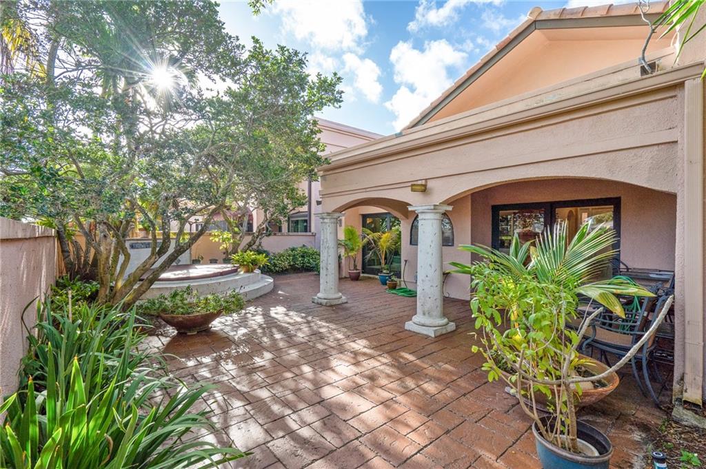 Villa Deste Condo - Residential