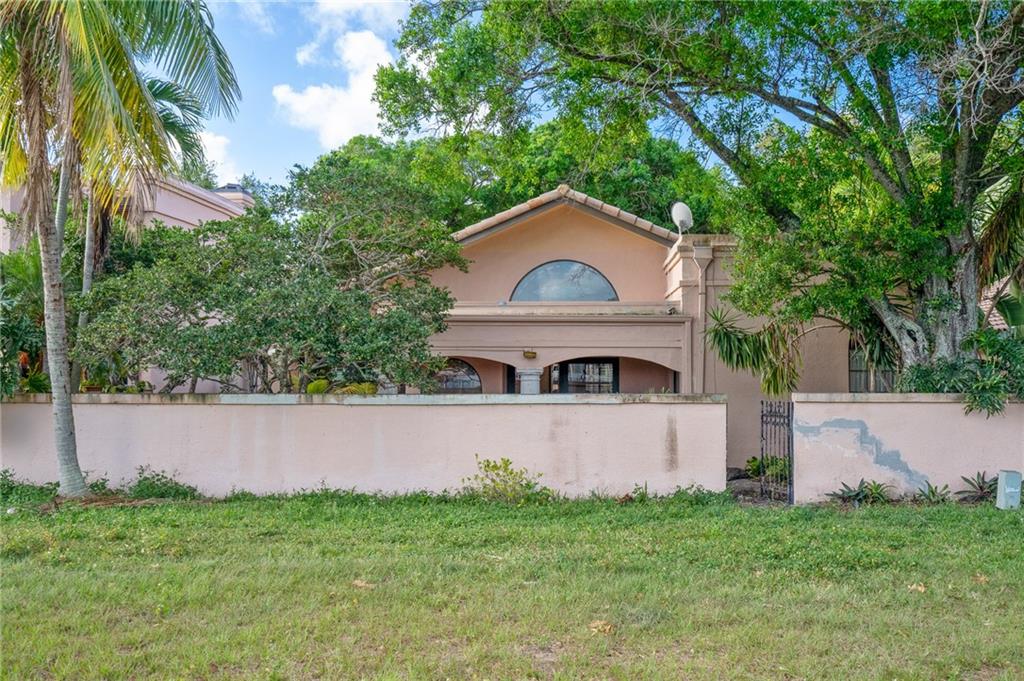 Villa Deste Condo - Residential