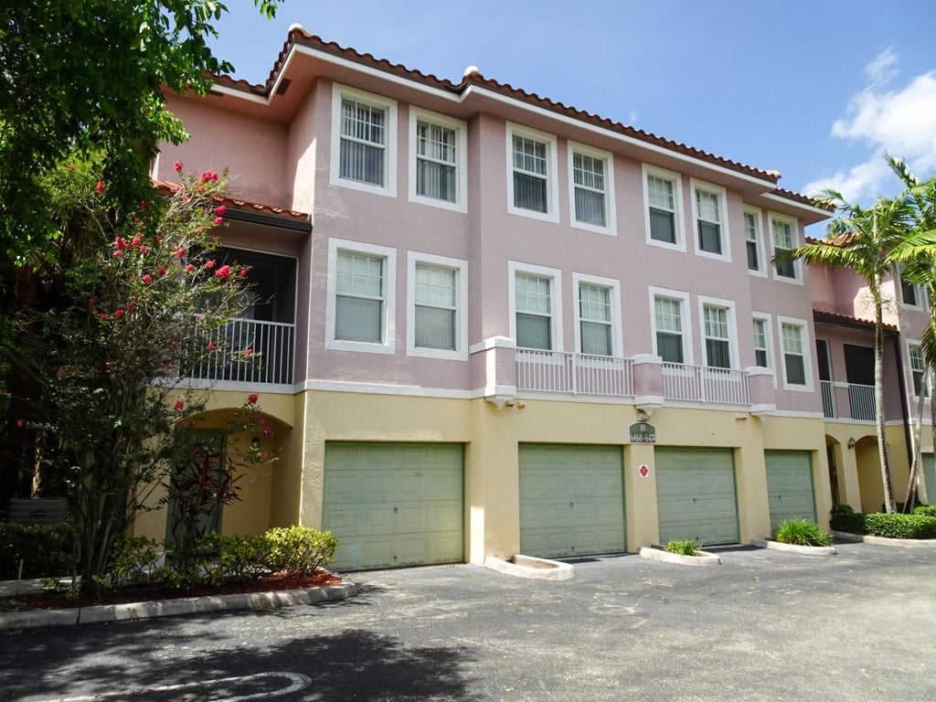 Photo of 6460 W Sample Road #6460, Coral Springs, FL 33067 (MLS # B26038590)
