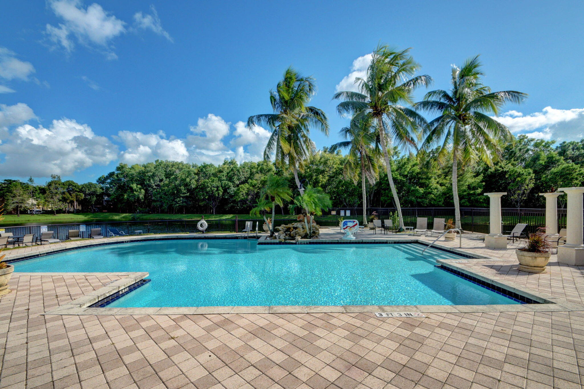 GRAND VIEW AT CRESTWOOD CONDO - Residential