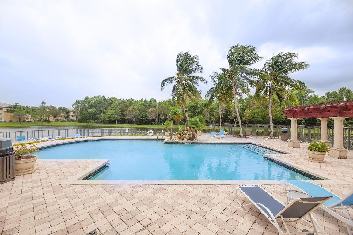 GRAND VIEW AT CRESTWOOD CONDO - Residential