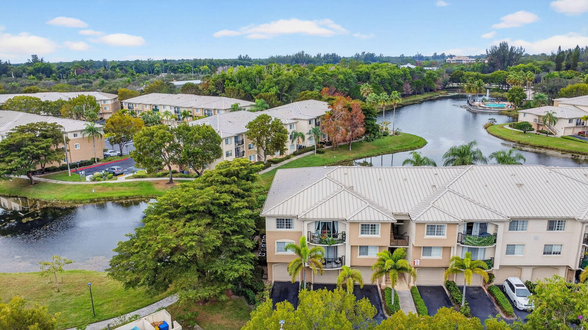 GRAND VIEW AT CRESTWOOD CONDO - Residential