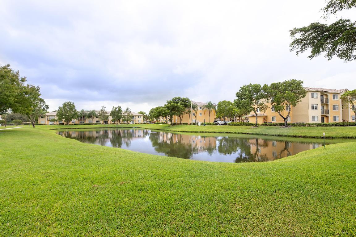 GRAND VIEW AT CRESTWOOD CONDO - Residential