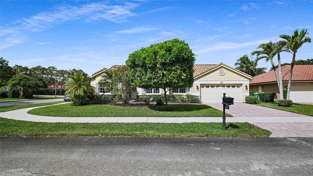 Photo of 3099 Perriwinkle Cir, Davie, FL 33328 (MLS # F10532935)