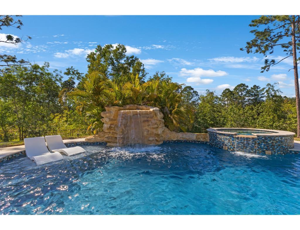 5226 SW Leeward Lane