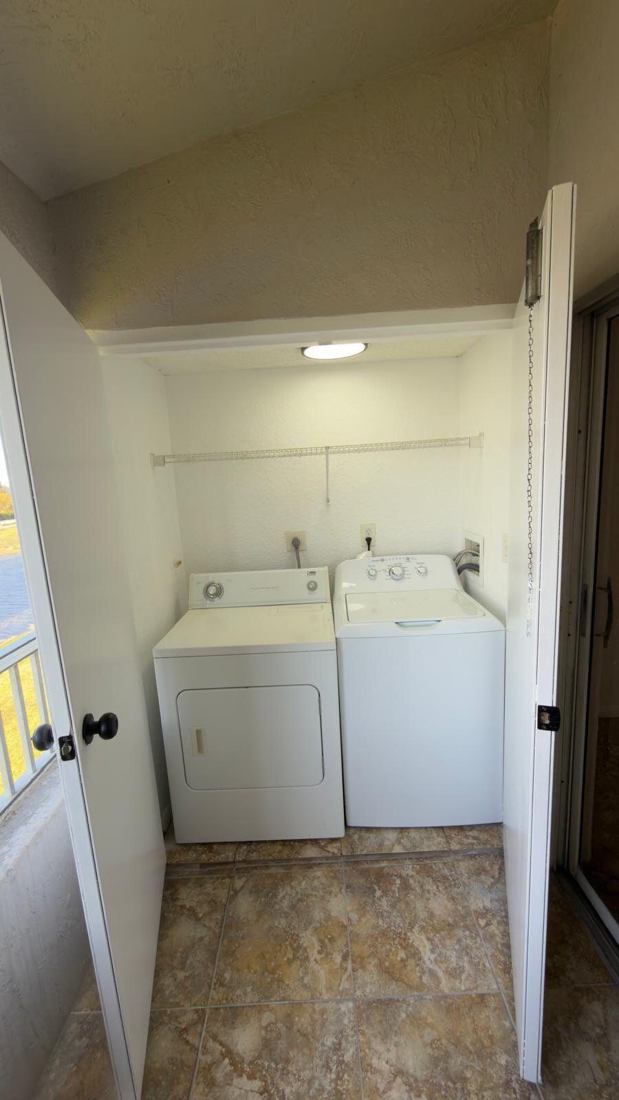 LAKEVIEW CLUB CONDO - Residential Lease