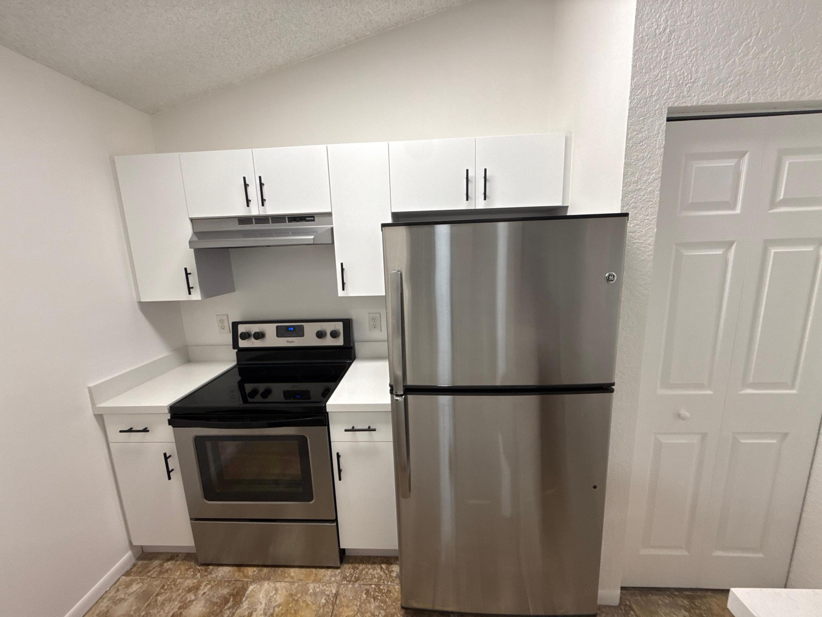 LAKEVIEW CLUB CONDO - Residential Lease