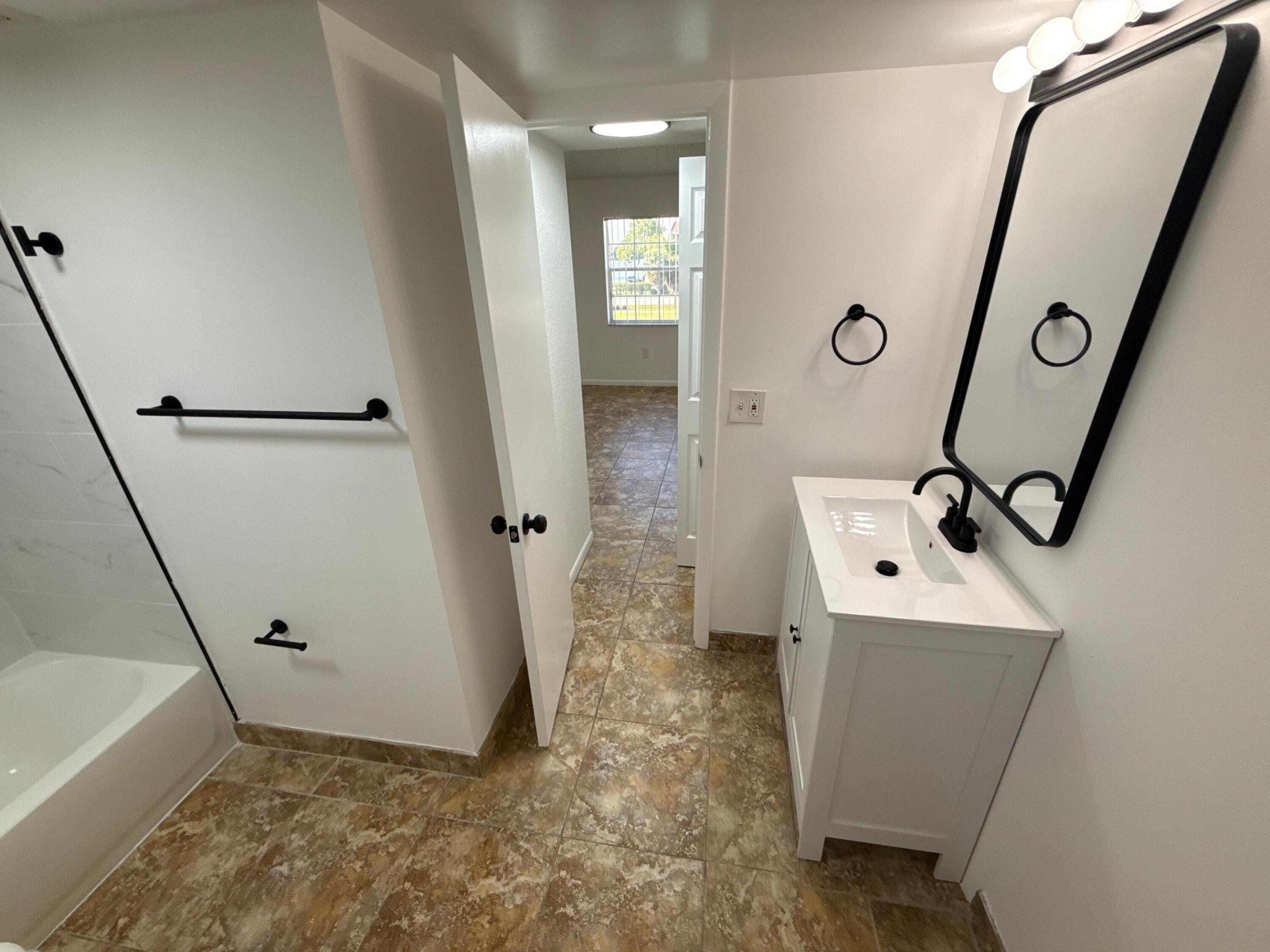 LAKEVIEW CLUB CONDO - Residential Lease