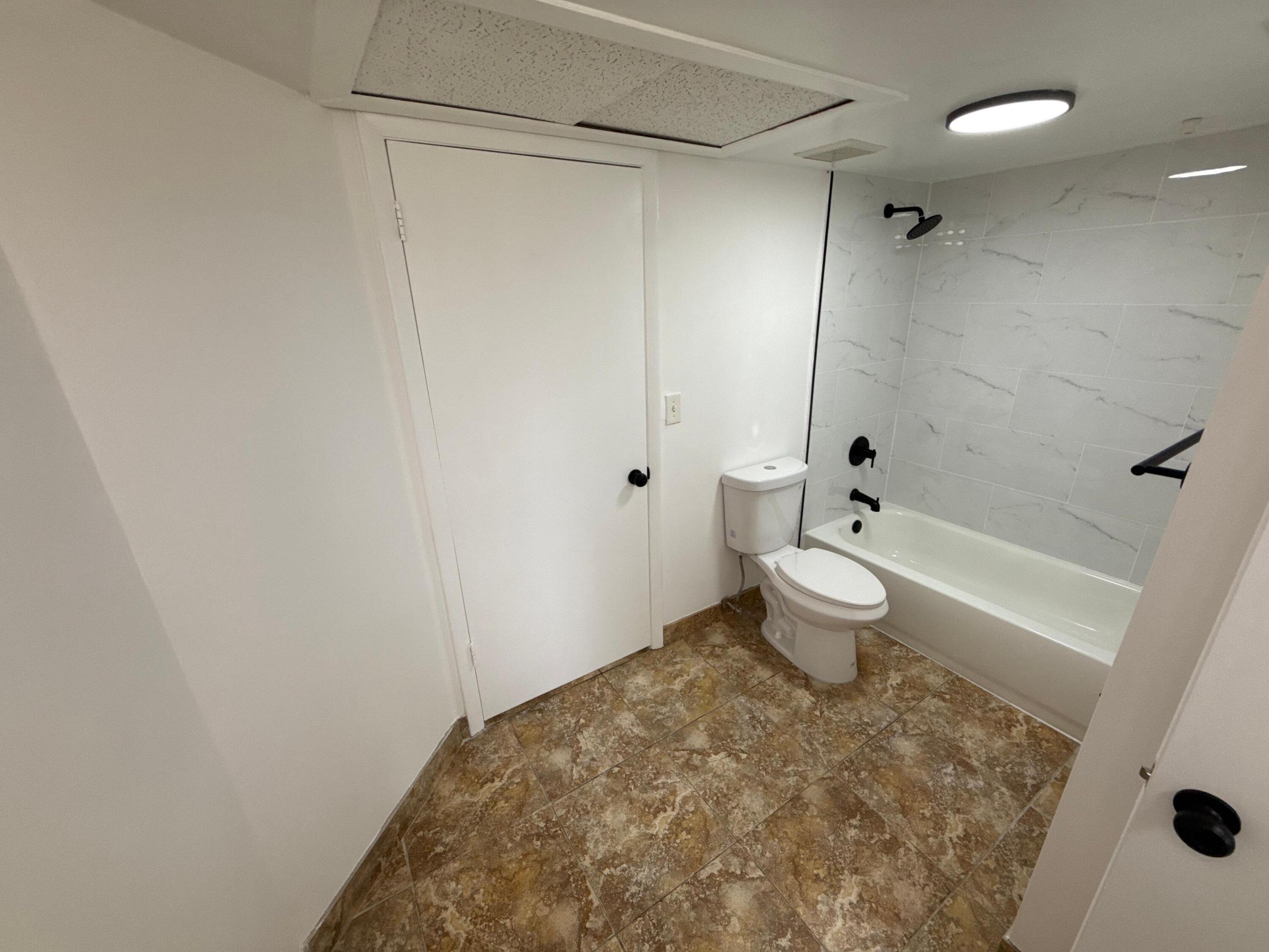 LAKEVIEW CLUB CONDO - Residential Lease