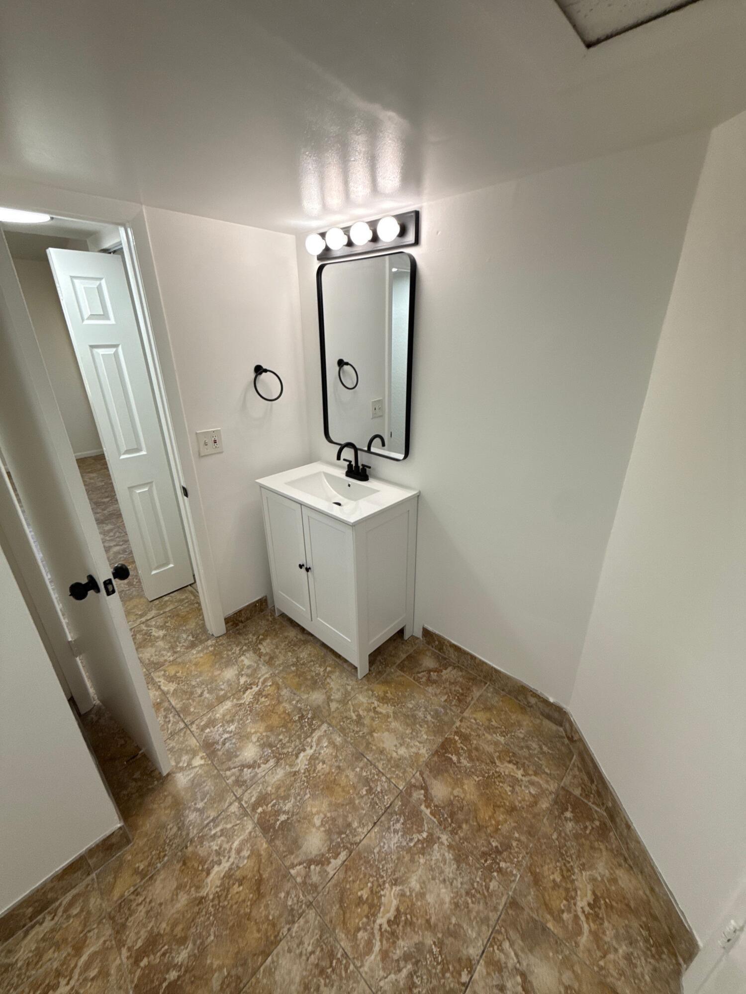 LAKEVIEW CLUB CONDO - Residential Lease