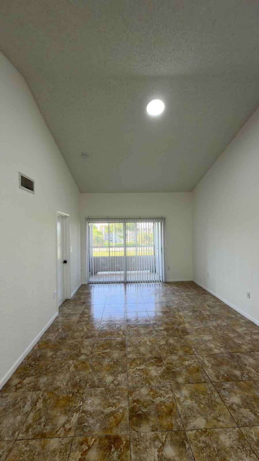 LAKEVIEW CLUB CONDO - Residential Lease
