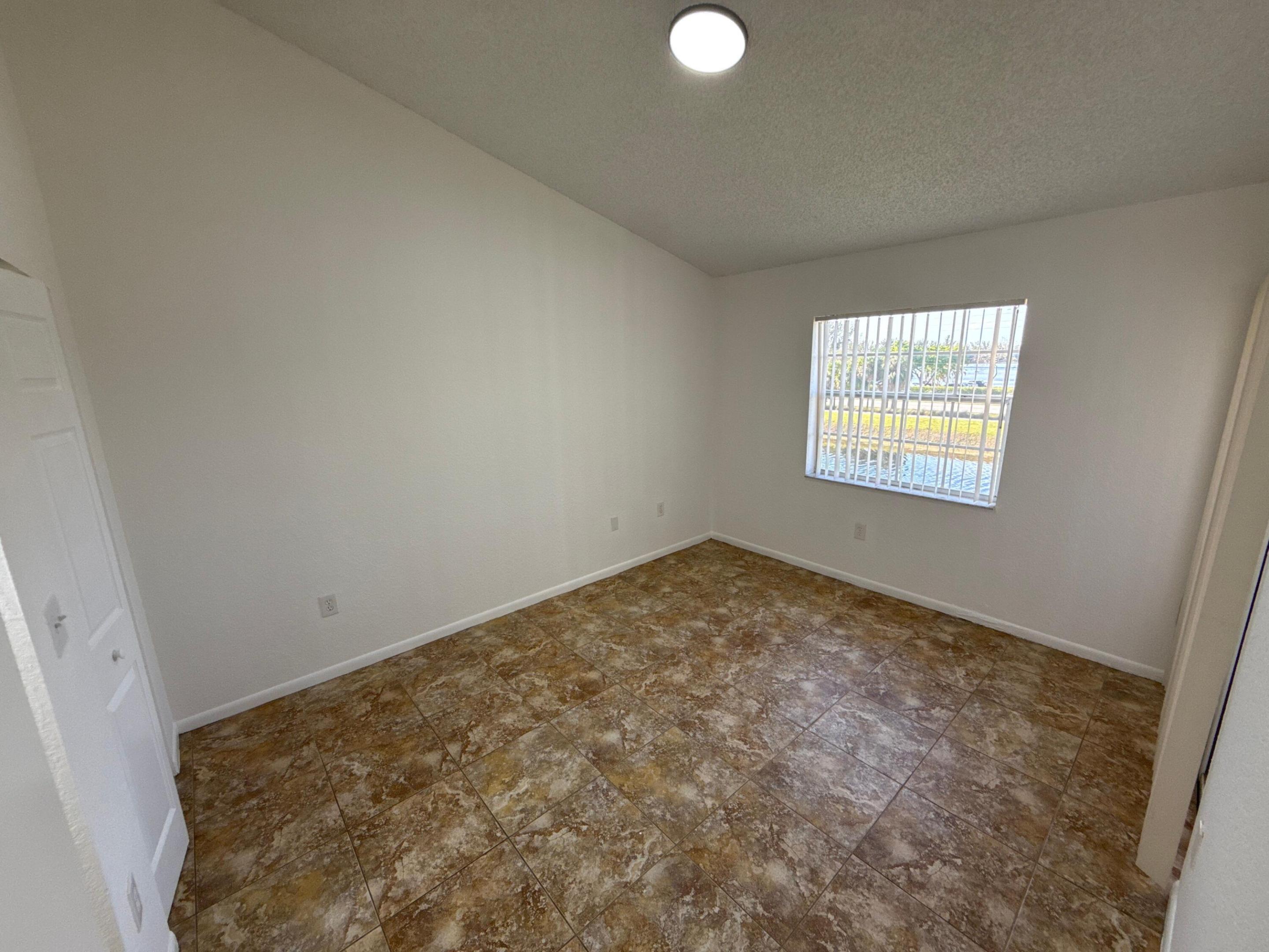 LAKEVIEW CLUB CONDO - Residential Lease