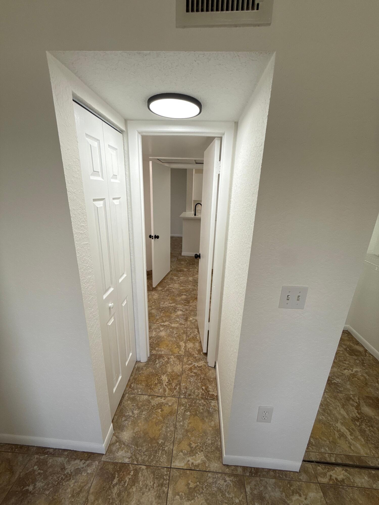 LAKEVIEW CLUB CONDO - Residential Lease