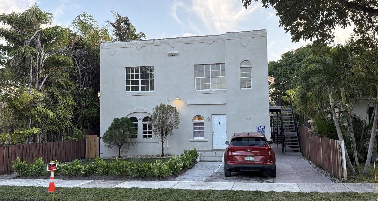 HOLLYWOOD - Residential Lease