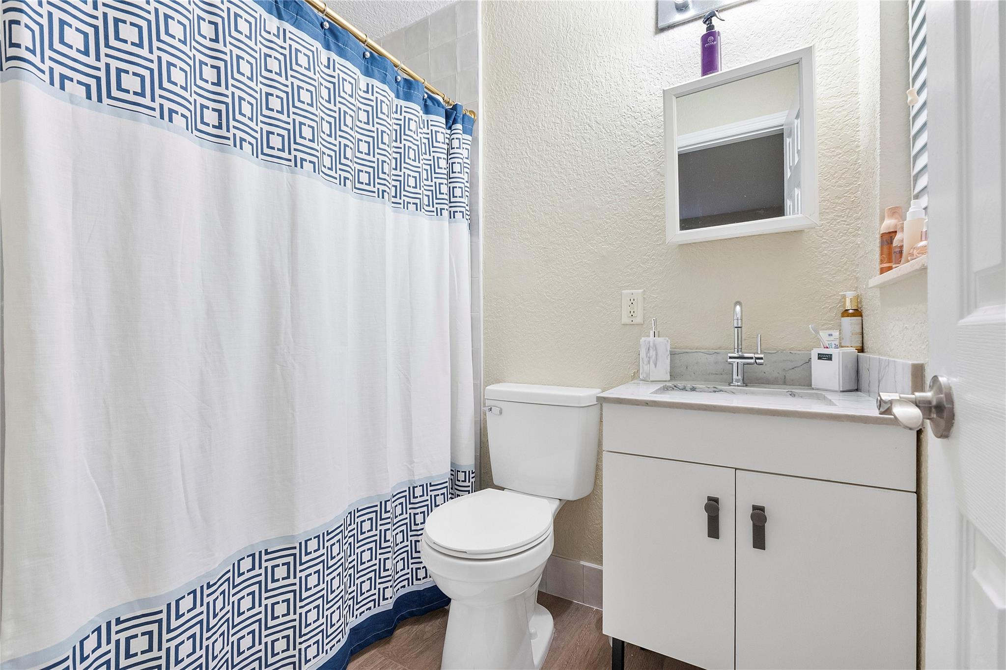 Vacca Villa 39-26 B - Residential Income