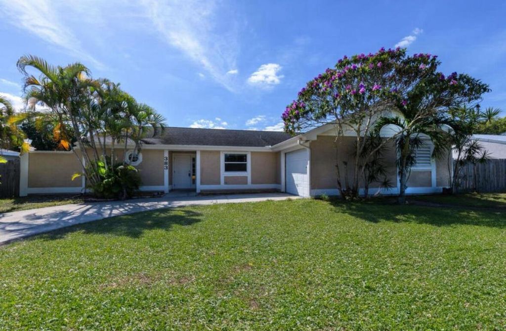 Photo of 383 SW Tulip Boulevard, Port Saint Lucie, FL 34953 (MLS # R10989202)