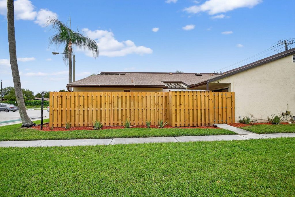 Photo of 2701 Waterview Circle, Palm Springs, FL 33461 (MLS # R11114490)