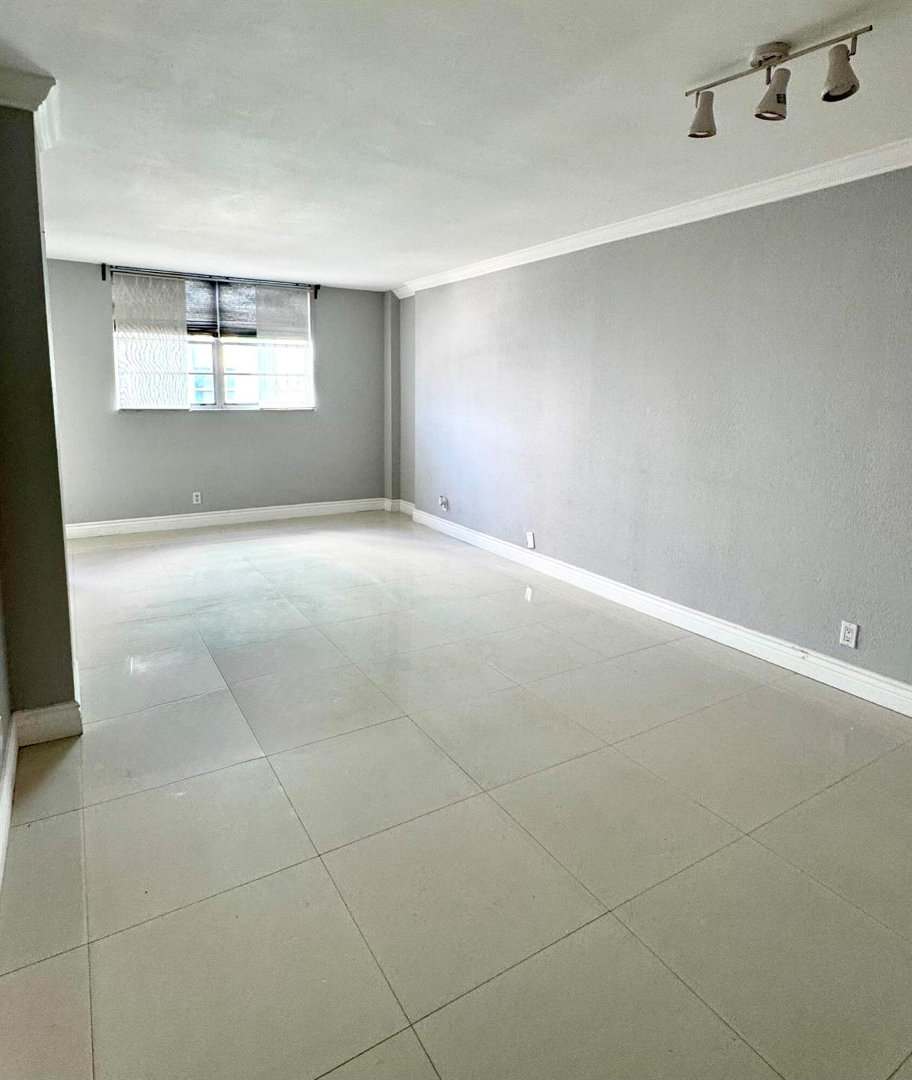 2903 NE 163 Street 208