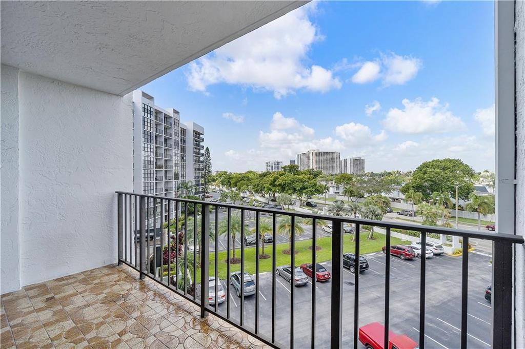 OCEANVIEW PARK CONDO - Residential Lease