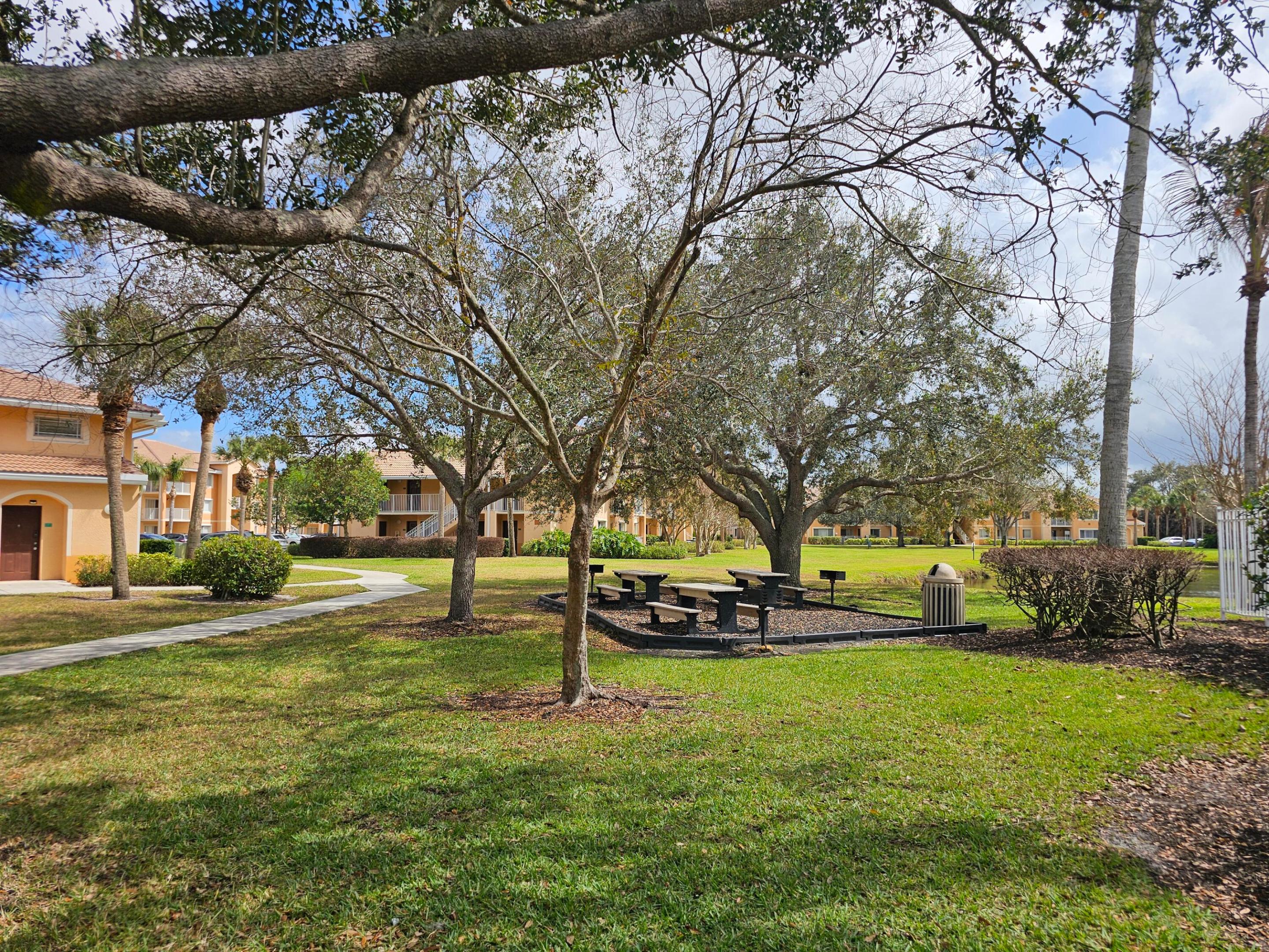 THE CLUB AT ST LUCIE WEST, A CONDOMINIUM - Residential Lease