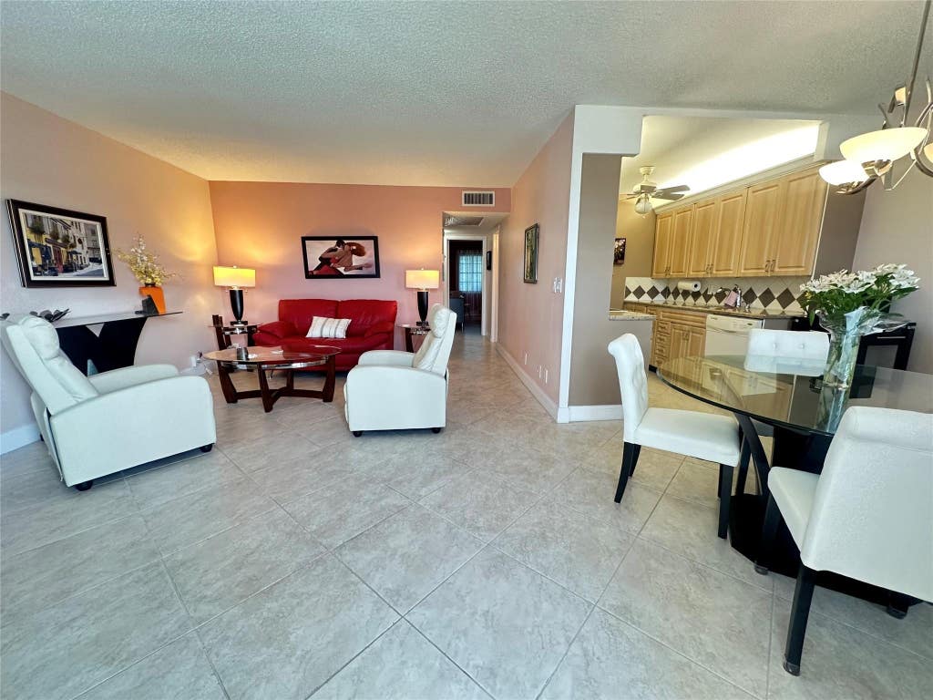 Photo of 4004 Newport G #4004, Deerfield Beach, FL 33442 (MLS # F10544318)