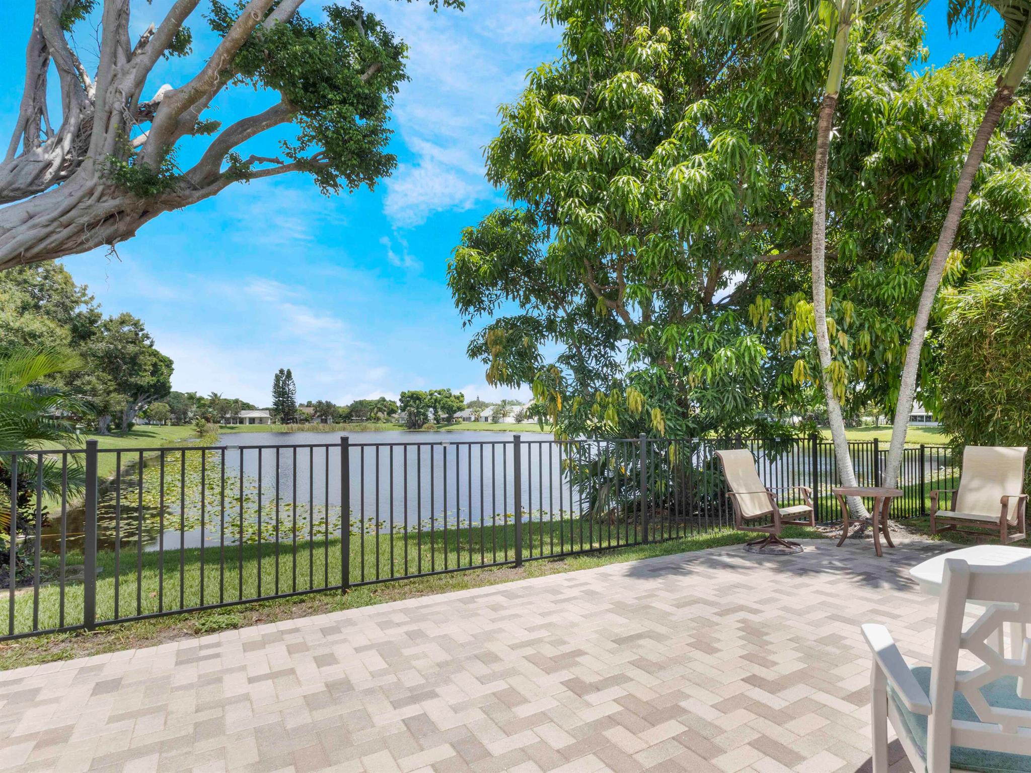 1812 Edgewater Drive