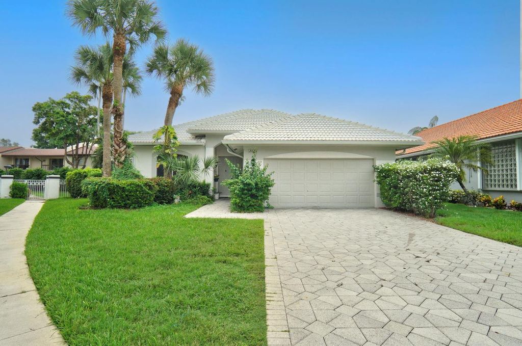 Photo of 21652 Hammock Point Drive, Boca Raton, FL 33433 (MLS # R11003844)