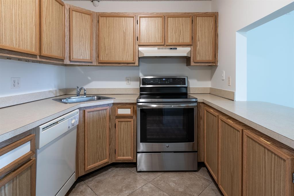 PINE RIDGE AT HAVERHILL CONDO - Residential Lease