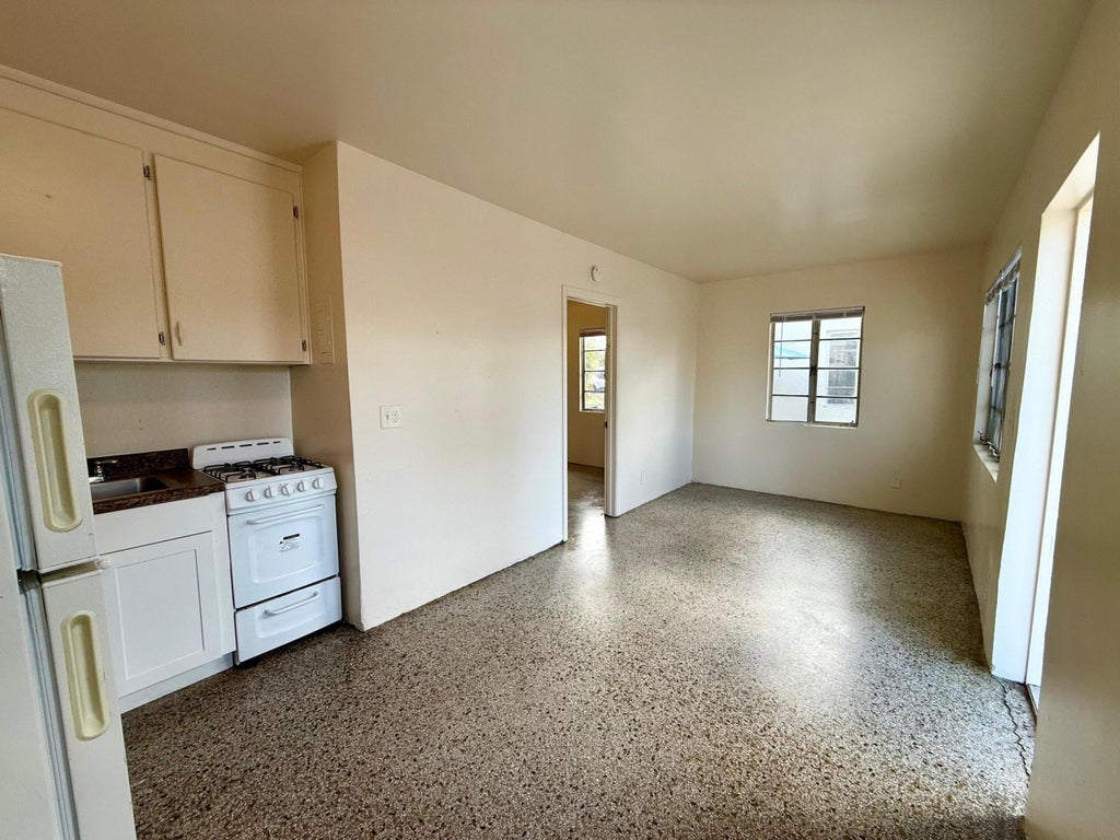 Photo of 1006 2nd Avenue N, Lake Worth Beach, FL 33460 (MLS # B26078365)