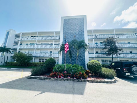 Tiny photo for 2017 Farnham N, Deerfield Beach, FL 33442 (MLS # B26053053)