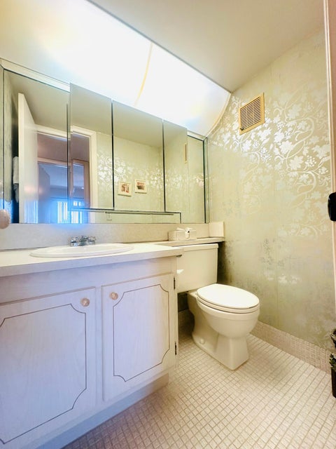 Tiny photo for 2017 Farnham N, Deerfield Beach, FL 33442 (MLS # B26053053)