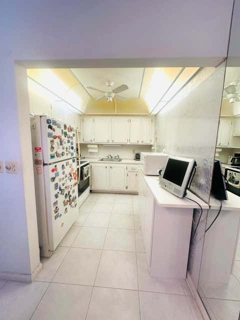 Tiny photo for 2017 Farnham N, Deerfield Beach, FL 33442 (MLS # B26053053)