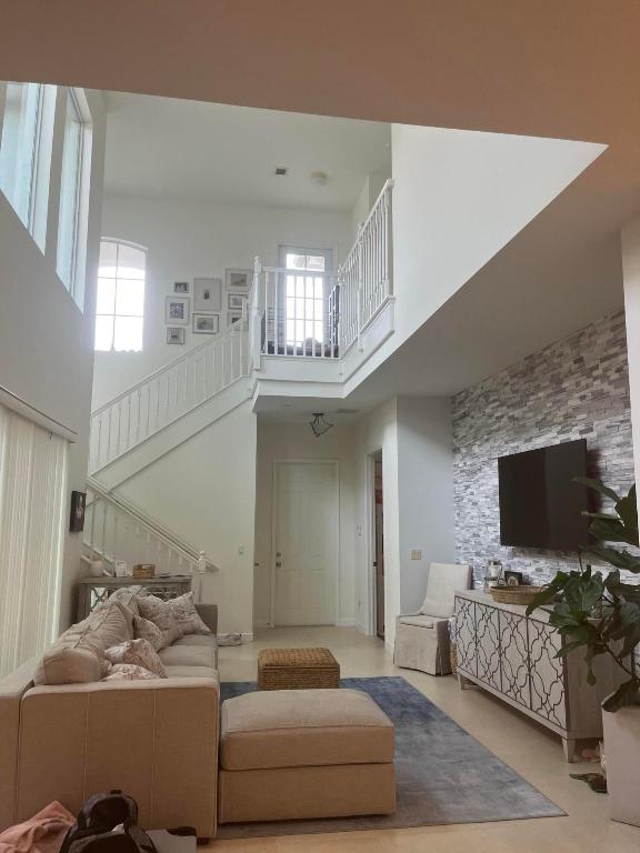 EVERGRENE PCD 7 - Residential Lease