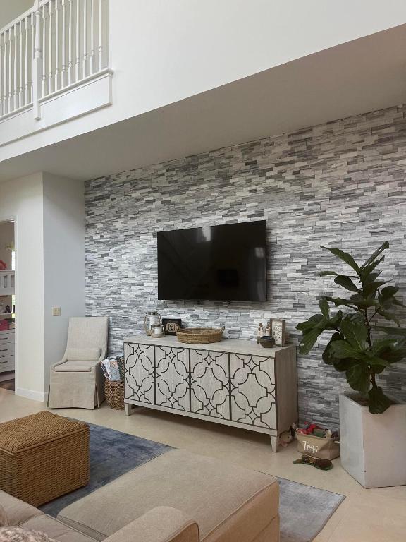 EVERGRENE PCD 7 - Residential Lease