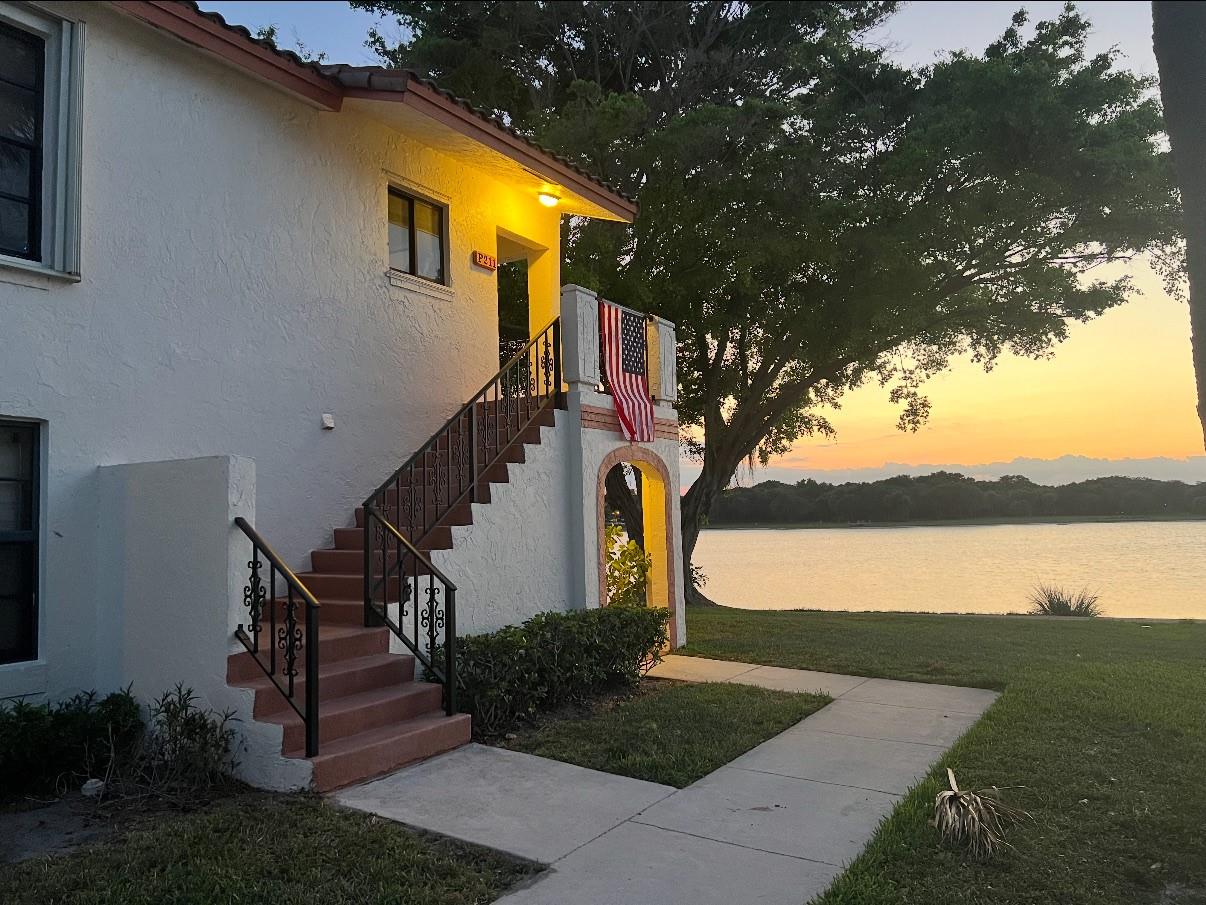 Lake Windwood Condo 01-14 - Residential Lease