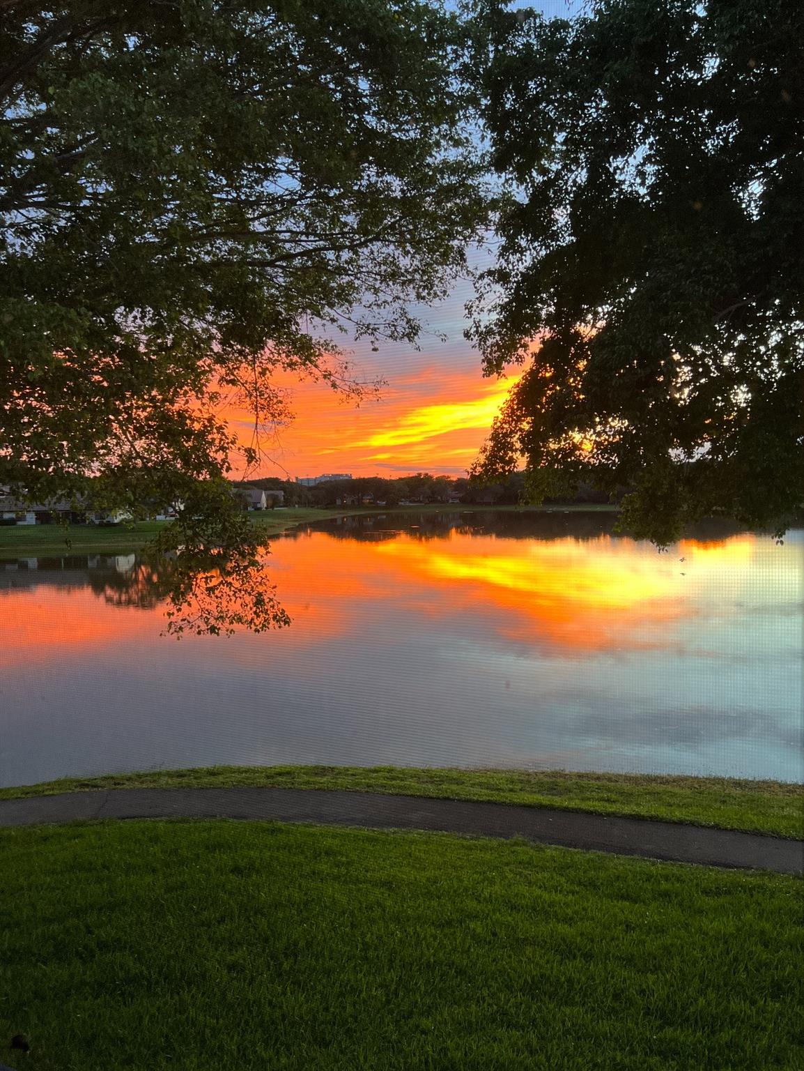 Lake Windwood Condo 01-14 - Residential Lease