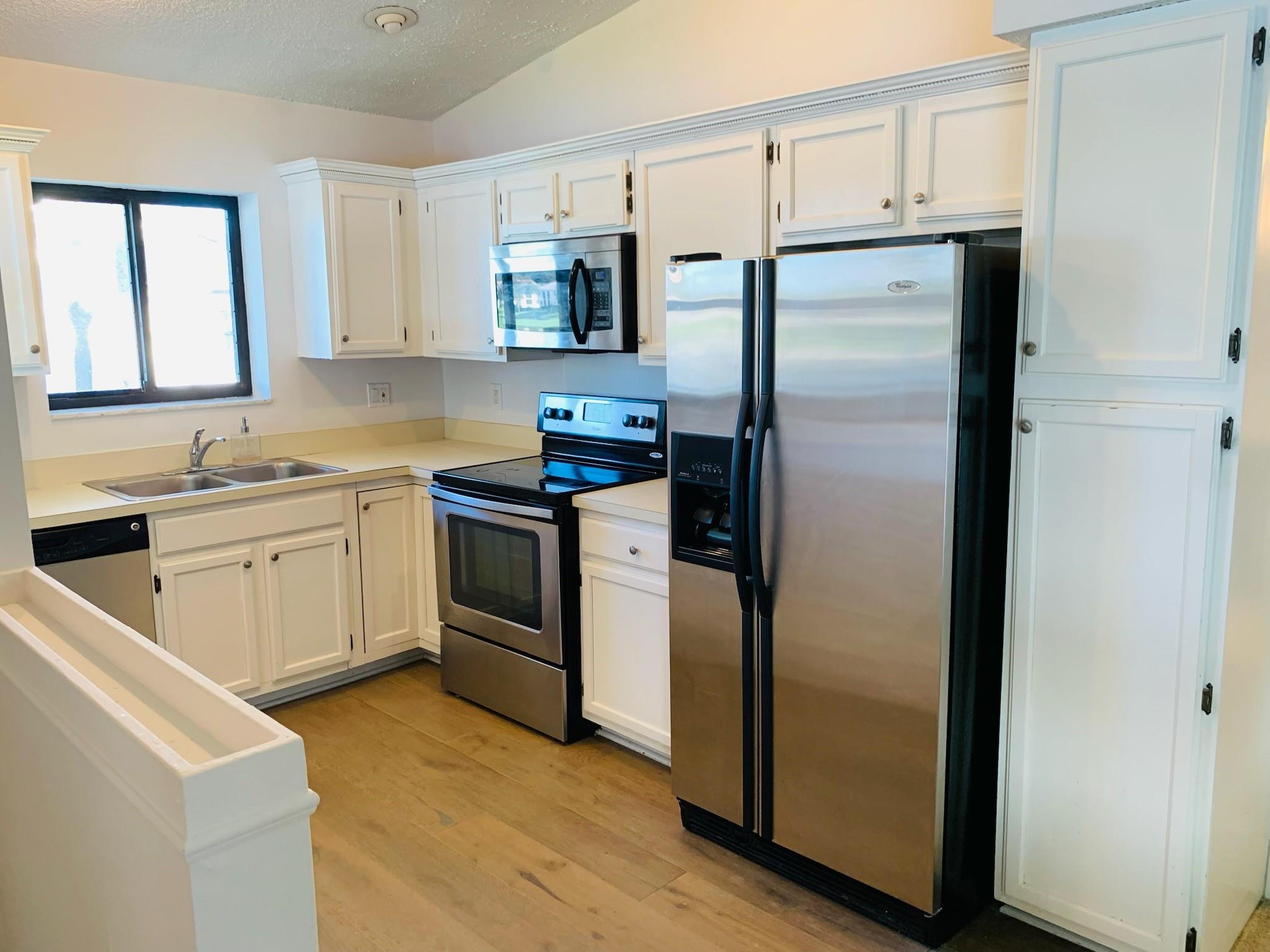 Lake Windwood Condo 01-14 - Residential Lease