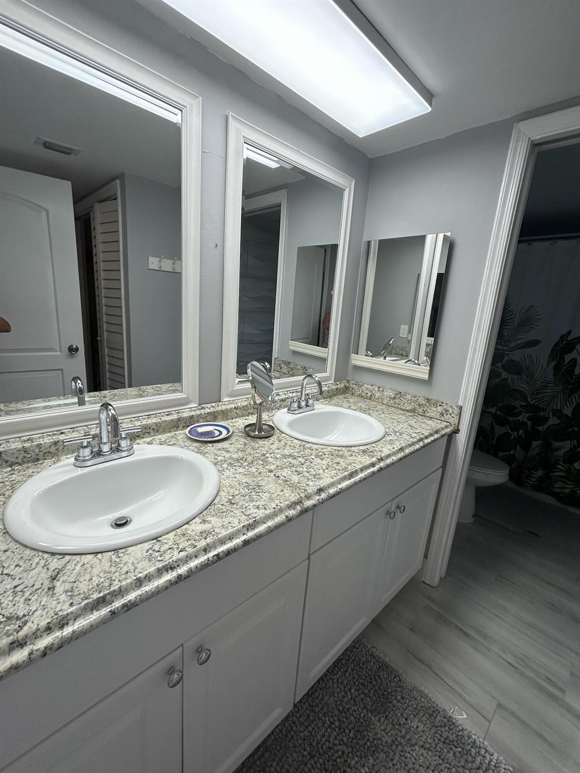 BAGATTELLE CONDO - Residential Lease