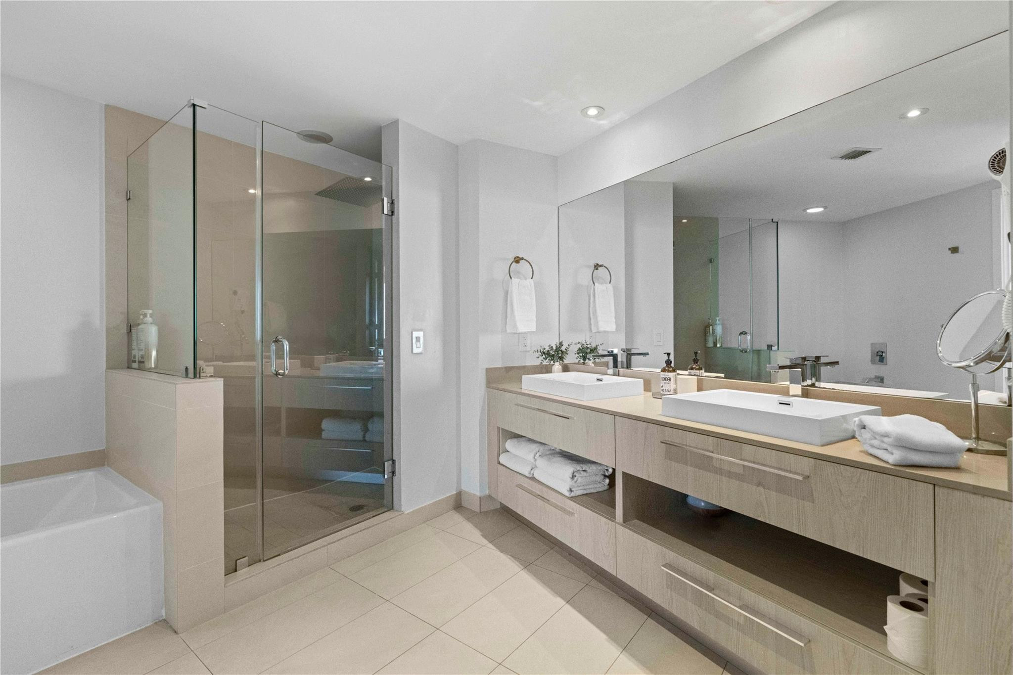 Lyfe Beach Resort - Residential