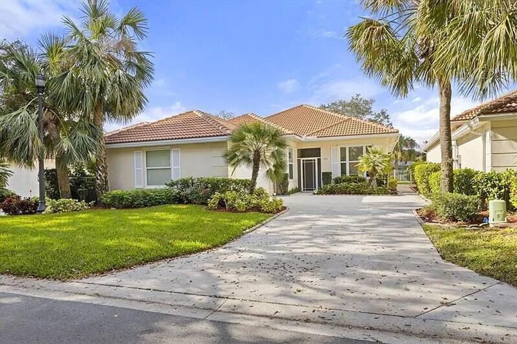 Photo of 273 Kelsey Park Circle, Palm Beach Gardens, FL 33410 (MLS # R11074008)