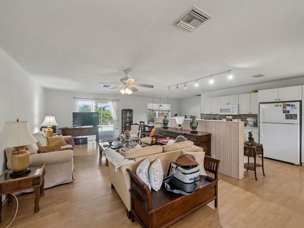 Photo of 394 Evergreen Avenue, Tequesta, FL 33469 (MLS # R11168760)