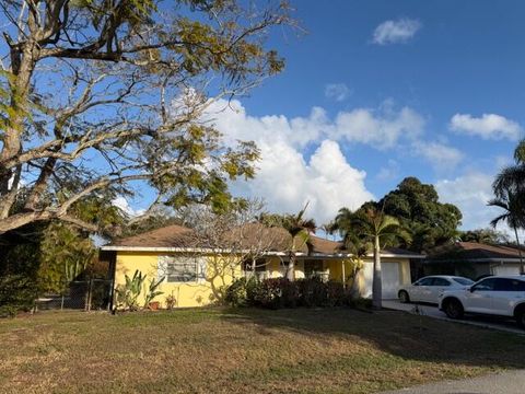 Photo of 394 Evergreen Avenue, Tequesta, FL 33469 (MLS # R11168760)